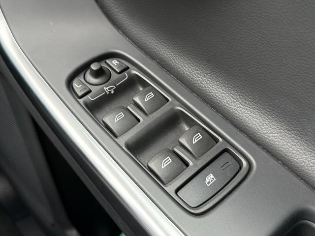 S60 D4 ダイナミックエディション 純正ナビ TV Bluetooth 18インチアルミホイール BLS クルーズコントロール 黒革シート シートヒーター パドルシフト パワーシート プッシュスタート バックカメラ クリアランスソナー(64枚目)