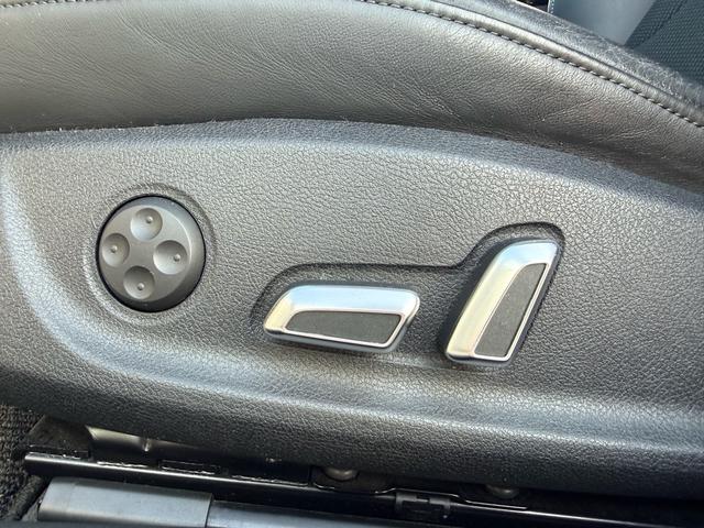 フロントシートはパワーシート・シートヒーターが装備され快適装備も充実しております♪