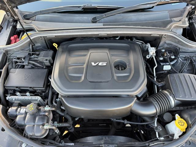 ジープ・グランドチェロキー リミテッド　２０インチＡＷ　オーバーフェンダー　エアサス　アダプティブクルーズコントロール　黒革シート　パワーシート　シートヒーター　　バックカメラ　クリアランスソナー　純正ナビ　フルセグＴＶ　Ｂｌｕｅｔｏｏｔｈ（11枚目）