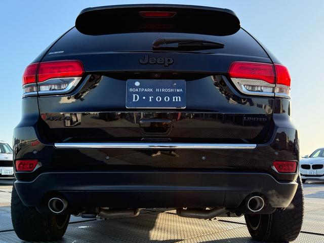 ジープ・グランドチェロキー リミテッド　２０インチＡＷ　オーバーフェンダー　エアサス　アダプティブクルーズコントロール　黒革シート　パワーシート　シートヒーター　　バックカメラ　クリアランスソナー　純正ナビ　フルセグＴＶ　Ｂｌｕｅｔｏｏｔｈ（34枚目）