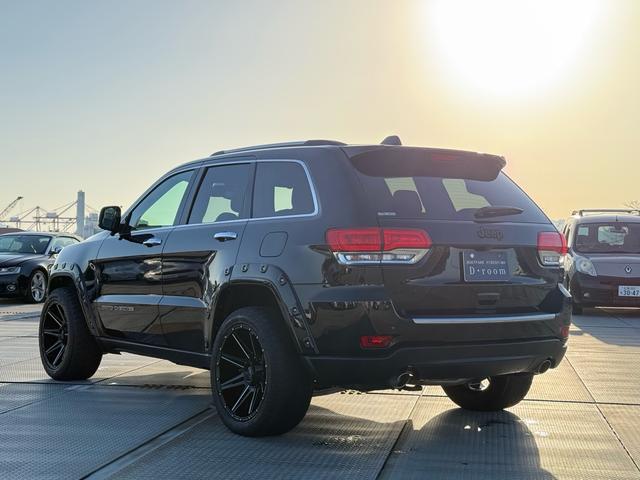 ジープ・グランドチェロキー リミテッド　２０インチＡＷ　オーバーフェンダー　エアサス　アダプティブクルーズコントロール　黒革シート　パワーシート　シートヒーター　　バックカメラ　クリアランスソナー　純正ナビ　フルセグＴＶ　Ｂｌｕｅｔｏｏｔｈ（37枚目）