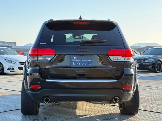 ジープ・グランドチェロキー リミテッド　２０インチＡＷ　オーバーフェンダー　エアサス　アダプティブクルーズコントロール　黒革シート　パワーシート　シートヒーター　　バックカメラ　クリアランスソナー　純正ナビ　フルセグＴＶ　Ｂｌｕｅｔｏｏｔｈ（38枚目）