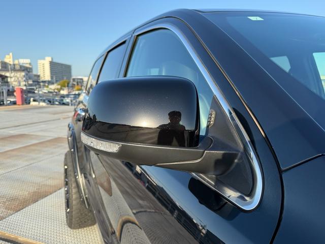 ジープ・グランドチェロキー リミテッド　２０インチＡＷ　オーバーフェンダー　エアサス　アダプティブクルーズコントロール　黒革シート　パワーシート　シートヒーター　　バックカメラ　クリアランスソナー　純正ナビ　フルセグＴＶ　Ｂｌｕｅｔｏｏｔｈ（48枚目）