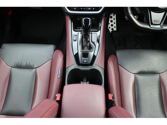 �R���r���U�[�V�[�g���Y��Ɏg�p����Ă��܂��B