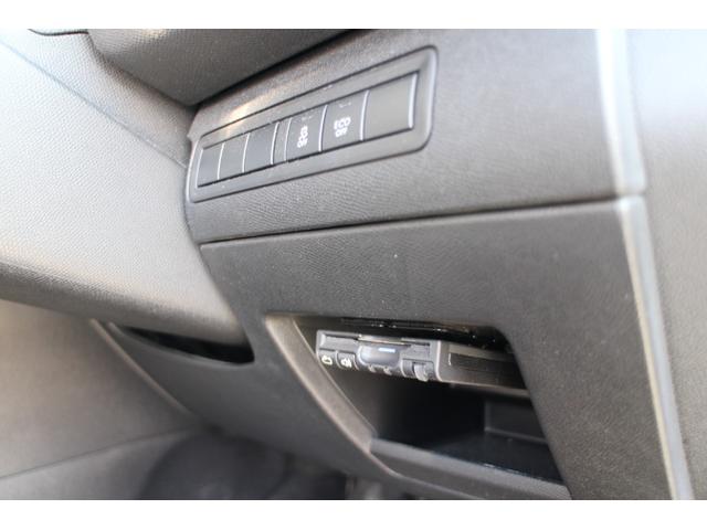 ３０８ アリュール　ブルーＨＤｉ　ディーゼルターボ／ＬＥＤヘッドライト／フルセグＴＶ／純正タッチパネルスクリーンオーディオ　ナビ　／Ｂカメラ／ＥＴＣ／プッシュスタートスマートキー／アイドリングストップ／クリアランスソナー／取説．保証書（17枚目）