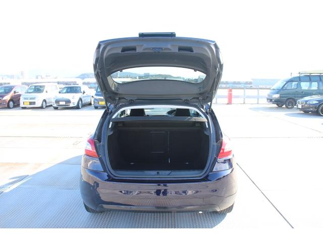 ３０８ アリュール　ブルーＨＤｉ　ディーゼルターボ／ＬＥＤヘッドライト／フルセグＴＶ／純正タッチパネルスクリーンオーディオ　ナビ　／Ｂカメラ／ＥＴＣ／プッシュスタートスマートキー／アイドリングストップ／クリアランスソナー／取説．保証書（29枚目）