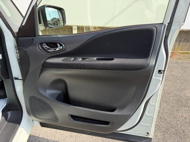 セレナ ハイウェイスター　Ｖセレ＋セーフティ　ＳＨＶ　Ａセフ　純正ＳＤナビ　フルセグＴＶ　アラウンドビューモニター　両側パワスラ　左側オートステップ　ＬＥＤライト　インテリキー　ドラレコ　ＥＴＣ　エマブレ　クルコン　ＢＴオーディオ　全国６か月保証付き（16枚目）