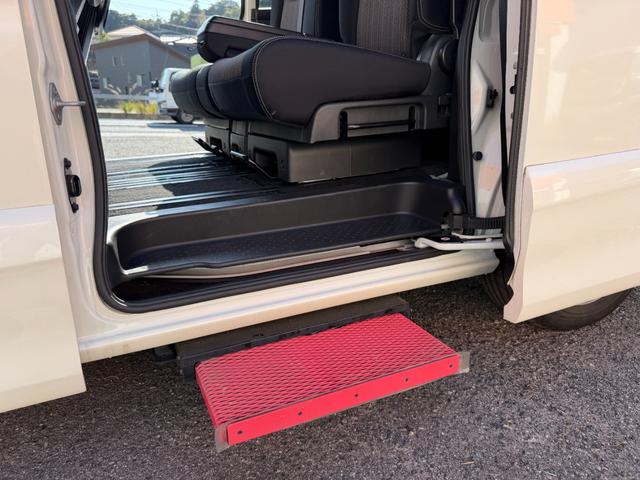 セレナ ハイウェイスター　Ｖセレ＋セーフティ　ＳＨＶ　Ａセフ　純正ＳＤナビ　フルセグＴＶ　アラウンドビューモニター　両側パワスラ　左側オートステップ　ＬＥＤライト　インテリキー　ドラレコ　ＥＴＣ　エマブレ　クルコン　ＢＴオーディオ　全国６か月保証付き（26枚目）