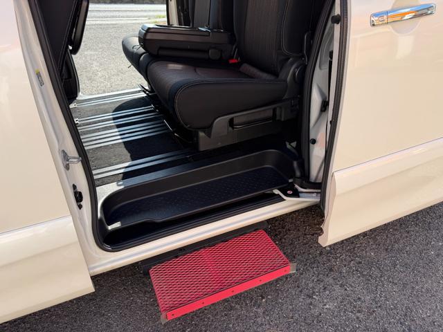 セレナ ハイウェイスター　Ｖセレ＋セーフティ　ＳＨＶ　Ａセフ　純正ＳＤナビ　フルセグＴＶ　アラウンドビューモニター　両側パワスラ　左側オートステップ　ＬＥＤライト　インテリキー　ドラレコ　ＥＴＣ　エマブレ　クルコン　ＢＴオーディオ　全国６か月保証付き（27枚目）