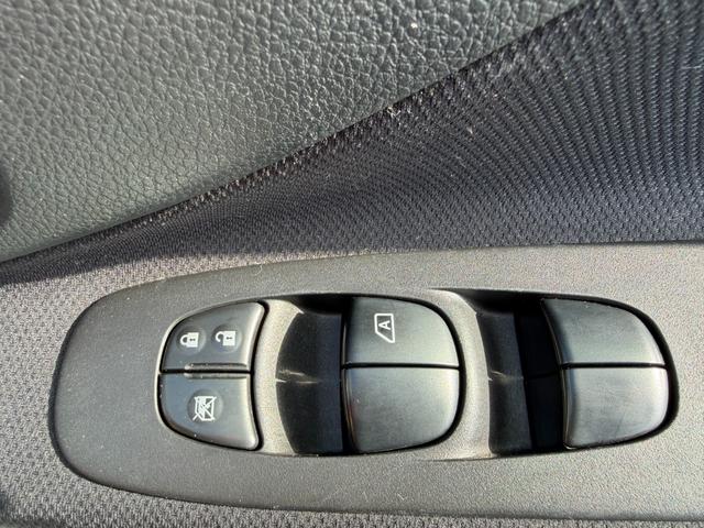 セレナ ハイウェイスター　Ｖセレ＋セーフティ　ＳＨＶ　Ａセフ　純正ＳＤナビ　フルセグＴＶ　アラウンドビューモニター　両側パワスラ　左側オートステップ　ＬＥＤライト　インテリキー　ドラレコ　ＥＴＣ　エマブレ　クルコン　ＢＴオーディオ　全国６か月保証付き（28枚目）