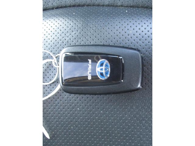 プリウス Aプレミアム サンルーフ モデリスタエアロ 社外18アルミ ローダウンサス 純正ワイドナビ フルセグ バックモニター ブルートゥース ビルトインETC ブラックレザー シートヒーター BSM HUD AC100V(48枚目)