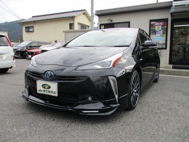 プリウス Ａツーリングセレクション　ＴＲＤエアロ　ＴＲＤ１８インチＡＷ　ＡＬＰＩＮＥ９インチナビ　フルセグＴＶ　ＤＶＤ　バックカメラ　レーダークルーズコントロール　トヨタセーフティセンス　ＬＥＤヘッドライト　レザーシート　シートヒーター（3枚目）