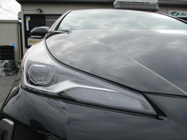 プリウス Ａツーリングセレクション　ＴＲＤエアロ　ＴＲＤ１８インチＡＷ　ＡＬＰＩＮＥ９インチナビ　フルセグＴＶ　ＤＶＤ　バックカメラ　レーダークルーズコントロール　トヨタセーフティセンス　ＬＥＤヘッドライト　レザーシート　シートヒーター（4枚目）