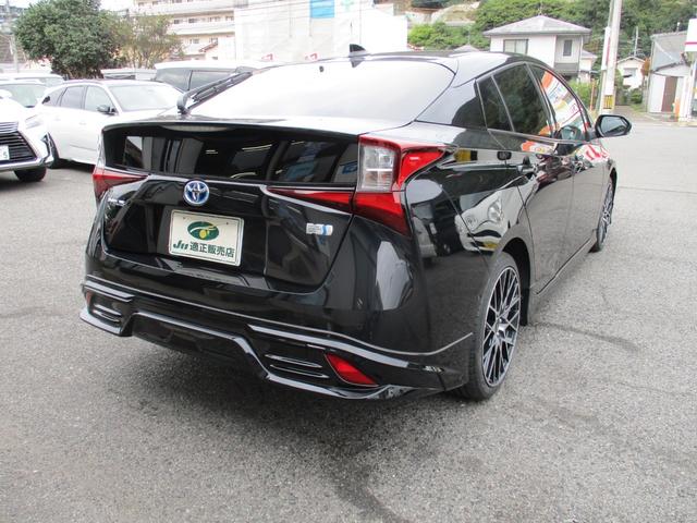 プリウス Ａツーリングセレクション　ＴＲＤエアロ　ＴＲＤ１８インチＡＷ　ＡＬＰＩＮＥ９インチナビ　フルセグＴＶ　ＤＶＤ　バックカメラ　レーダークルーズコントロール　トヨタセーフティセンス　ＬＥＤヘッドライト　レザーシート　シートヒーター（11枚目）