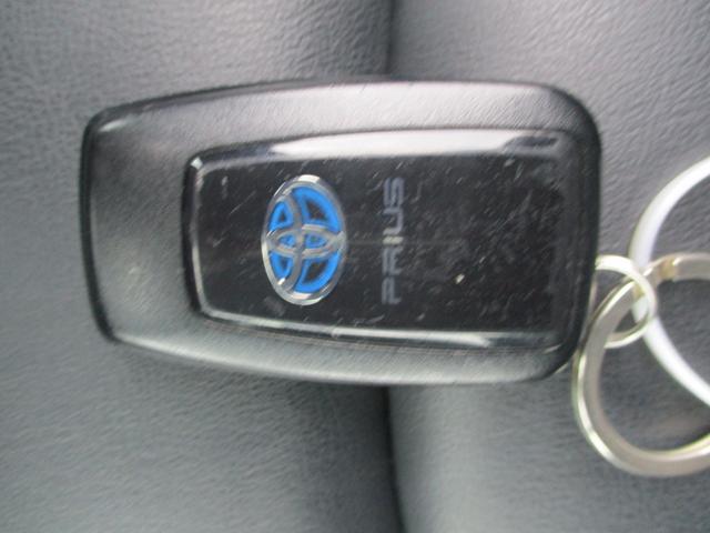 プリウス Ａツーリングセレクション　ＴＲＤエアロ　ＴＲＤ１８インチＡＷ　ＡＬＰＩＮＥ９インチナビ　フルセグＴＶ　ＤＶＤ　バックカメラ　レーダークルーズコントロール　トヨタセーフティセンス　ＬＥＤヘッドライト　レザーシート　シートヒーター（62枚目）