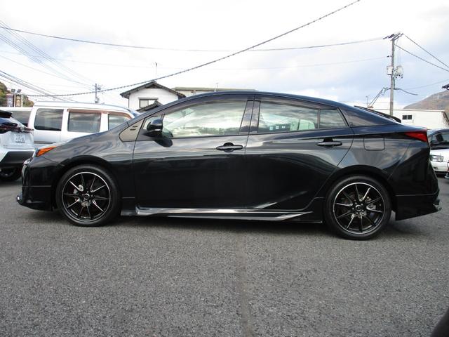 プリウス Ｓツーリングセレクション・ブラックエディション　モデリスタエアロ　純正ワイドナビ　フルセグＴＶ　全方位カメラ　社外１８インチＡＷ　レーダークルーズコントロール　トヨタセーフティセンス　オートライト　ＬＥＤヘッドライト　オートマチックハイビーム（8枚目）