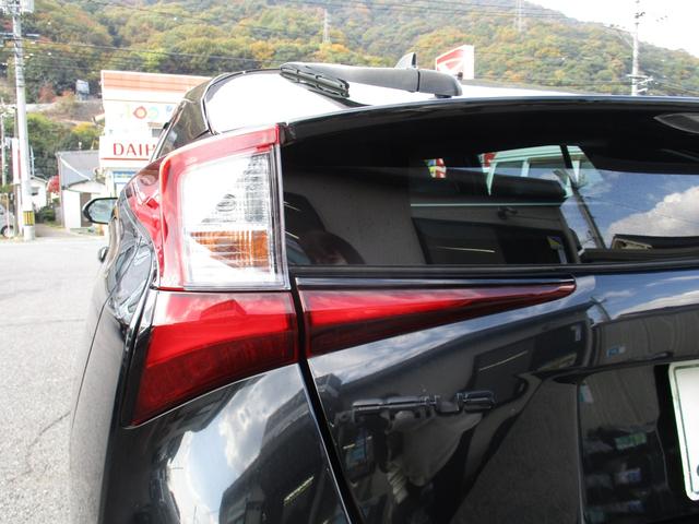 プリウス Ｓツーリングセレクション・ブラックエディション　モデリスタエアロ　純正ワイドナビ　フルセグＴＶ　全方位カメラ　社外１８インチＡＷ　レーダークルーズコントロール　トヨタセーフティセンス　オートライト　ＬＥＤヘッドライト　オートマチックハイビーム（12枚目）