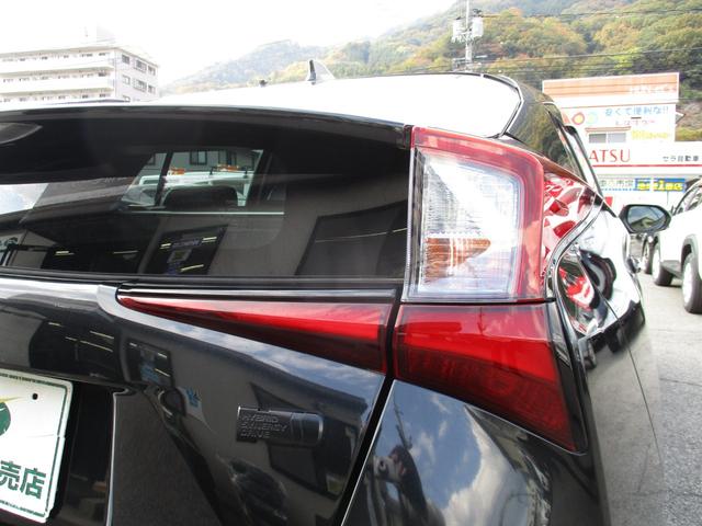 プリウス Ｓツーリングセレクション・ブラックエディション　モデリスタエアロ　純正ワイドナビ　フルセグＴＶ　全方位カメラ　社外１８インチＡＷ　レーダークルーズコントロール　トヨタセーフティセンス　オートライト　ＬＥＤヘッドライト　オートマチックハイビーム（14枚目）