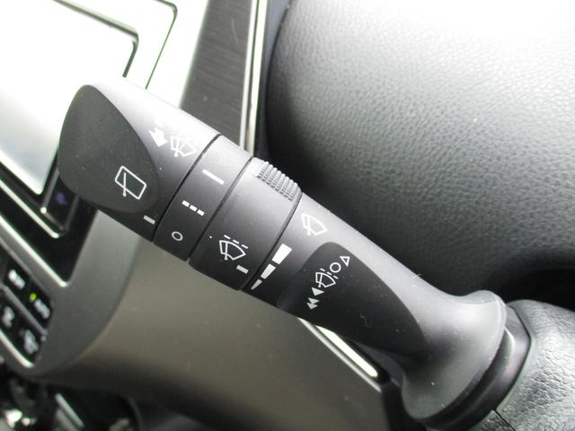 プリウス Ｓツーリングセレクション・ブラックエディション　モデリスタエアロ　純正ワイドナビ　フルセグＴＶ　全方位カメラ　社外１８インチＡＷ　レーダークルーズコントロール　トヨタセーフティセンス　オートライト　ＬＥＤヘッドライト　オートマチックハイビーム（35枚目）