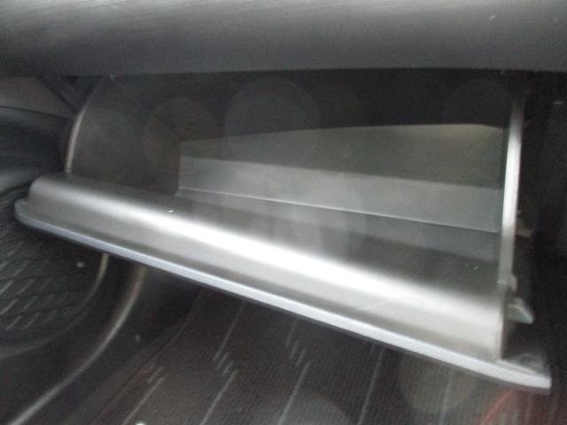 プリウス Ｓツーリングセレクション・ブラックエディション　モデリスタエアロ　純正ワイドナビ　フルセグＴＶ　全方位カメラ　社外１８インチＡＷ　レーダークルーズコントロール　トヨタセーフティセンス　オートライト　ＬＥＤヘッドライト　オートマチックハイビーム（45枚目）