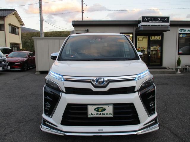 ヴォクシー ハイブリッドＺＳ　煌ＩＩ　モデリスタエアロ　１オーナー　ワイドディスプレイオーディオ　ブルートゥース　バックモニター　デジタルインナーミラー　社外１８アルミ　ローダウンサス　セーフティセンス　コーナーセンサー　ドラレコ　ＥＴＣ（3枚目）