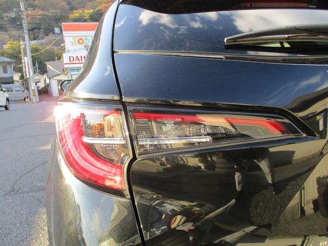 カローラツーリング ハイブリッド　ダブルバイビー　モデリスタエアロ　ＴＲＤ１８インチＡＷ　純正ディスプレイオーディオ　トヨタセーフティセンス　レーダークルーズコントロール　バックカメラ　ステアリングヒーター　ハーフレザーシート　シートヒーター（10枚目）