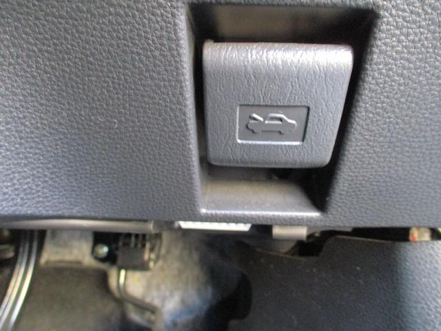 カローラツーリング ハイブリッド　ダブルバイビー　モデリスタエアロ　ＴＲＤ１８インチＡＷ　純正ディスプレイオーディオ　トヨタセーフティセンス　レーダークルーズコントロール　バックカメラ　ステアリングヒーター　ハーフレザーシート　シートヒーター（38枚目）