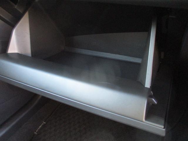 カローラツーリング ハイブリッド　ダブルバイビー　モデリスタエアロ　ＴＲＤ１８インチＡＷ　純正ディスプレイオーディオ　トヨタセーフティセンス　レーダークルーズコントロール　バックカメラ　ステアリングヒーター　ハーフレザーシート　シートヒーター（42枚目）