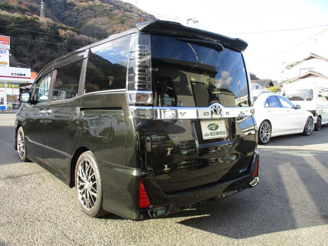 ヴォクシー ＺＳ　煌ＩＩＩ　モデリスタＦスポイラー　社外１８インチアルミ　純正９インチワイドナビ　純正フリップダウンモニター　フルセグＴＶ　バックモニター　ブルートゥース　ＣＤ・ＤＶＤ再生　ＬＥＤオートライト　オートハイビーム（16枚目）