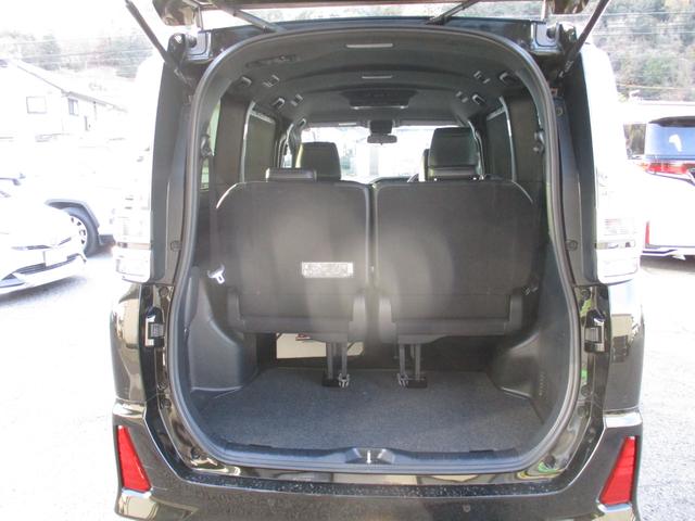 ヴォクシー ＺＳ　煌ＩＩＩ　モデリスタＦスポイラー　社外１８インチアルミ　純正９インチワイドナビ　純正フリップダウンモニター　フルセグＴＶ　バックモニター　ブルートゥース　ＣＤ・ＤＶＤ再生　ＬＥＤオートライト　オートハイビーム（21枚目）