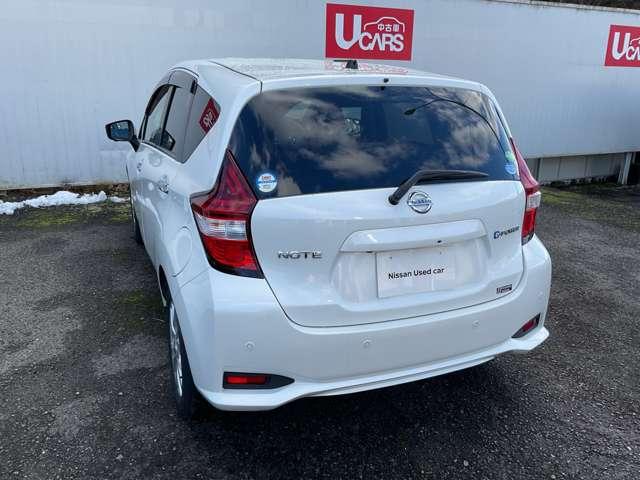 �E�΂ߌ�납��̉摜�ł��B