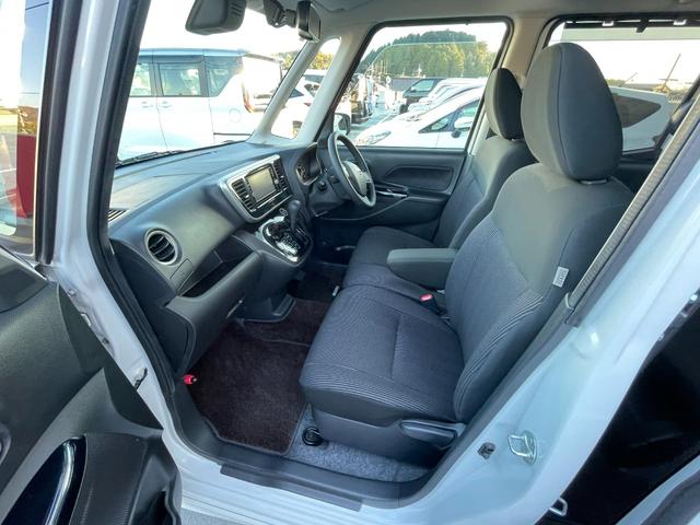 《室内》上質で広々とした室内なので、みんなが心地よくドライブでき快適です★