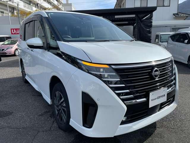 セレナ ２．０　ハイウェイスターＶ　４ＷＤ　自社販売ワンオーナー禁煙車（5枚目）