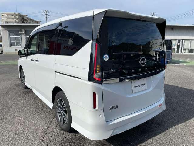 セレナ ２．０　ハイウェイスターＶ　４ＷＤ　自社販売ワンオーナー禁煙車（7枚目）