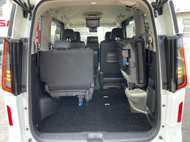 セレナ ２．０　ハイウェイスターＶ　４ＷＤ　自社販売ワンオーナー禁煙車（16枚目）