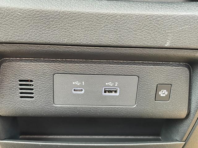 ���@�y���C�����X�[�d�z�@�G�A�R������p�l���̉��ɂ͂t�r�a�\�P�b�g�ƃ��C�����X�[�d�����ځ@�t�r�a�\�P�b�g�̓^�C�v�`�ƃ^�C�v�b�������Ă��ĂƂĂ��֗��ł���@��