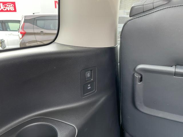 ���@�y�t�r�a�[�q�z�@�g�тȂǂ̓d�q�@��̏[�d�ɂ��g���ĕ֗��ł��@�Q��ڂɂ��t�r�a�\�P�b�g������܂��̂ŉ����ƕ֗��ł��@��