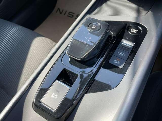 ���@�y�d���p�[�L���O�u���[�L�z�@�I�[�g�z�[���h�@�\�ŐM���҂��ȂǂŃu���[�L�𓥂ݑ����Ȃ��Ă��A����Ƀu���[�L�����������Ă���܂��@�E���̔�ꂪ�܂������ς��܂��@��