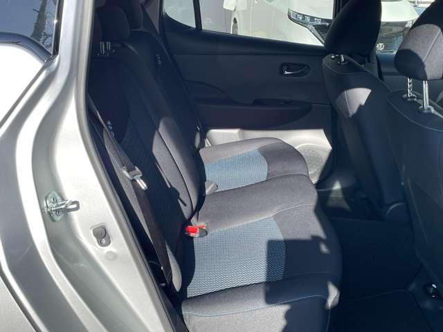 リーフ Ｓ　ハンドル・シートヒーター　ＥＴＣ２．０　純正ナビ　Ｂｌｕｅｔｏｏｔｈ　バックカメラ　ＬＥＤヘッドライト　オートライト　ハイビームアシスト　前後ドラレコ　インテリジェントキー（18枚目）