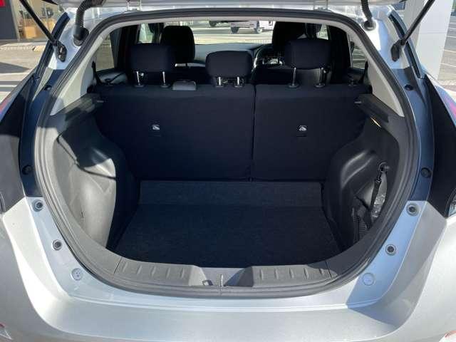 リーフ Ｓ　ハンドル・シートヒーター　ＥＴＣ２．０　純正ナビ　Ｂｌｕｅｔｏｏｔｈ　バックカメラ　ＬＥＤヘッドライト　オートライト　ハイビームアシスト　前後ドラレコ　インテリジェントキー（19枚目）