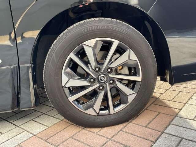 �A���~�z�C�[���̂������ő������r�V�b�ƈ������܂��Ă܂��B�I�V�����͂�͂葫������