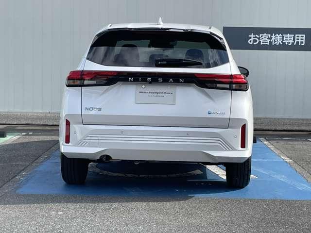ノート １．２　Ｘ　日産純正ナビ　フルセグＴＶ　全周囲モニター（9枚目）
