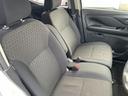 フロントシートはベンチシートとなっており、広々とした座り心地です♪　ちょっと一息の休憩もゆったりできますよ。