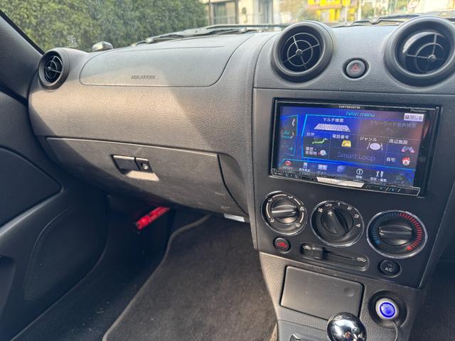 コペン アクティブトップ　ターボ車　運転席助手席エアバック　社外ナビゲーション　ドライブレコーダー　パワーウインドー　ＥＴＣ車載器　運転席エアバッグ　ＡＢＳ　エアコン　パワステ　禁煙　オープン異常なし（18枚目）