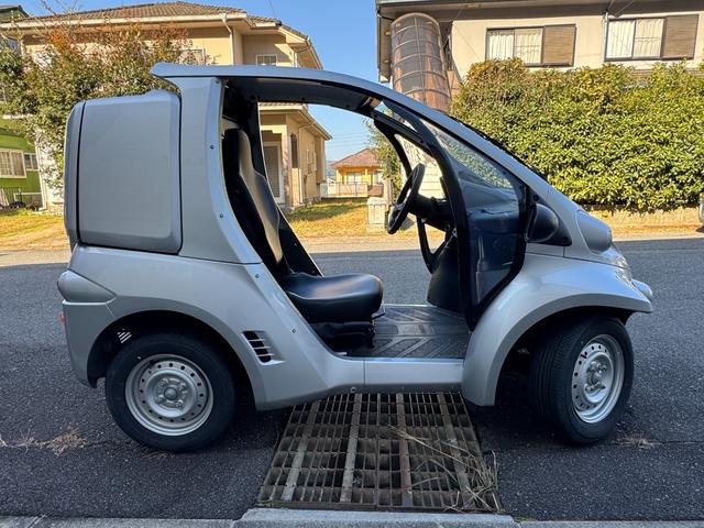 トヨタ 　トヨタ　コムス　Ｂ－ＣＯＭ　電気自動車　ミニカー登録　家庭用１００Ｖ充電　アクセサリーソケット（4枚目）