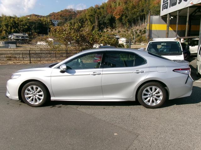 カムリ ＷＳ　純正１７ＡＷ　黒ハーフレザーシート　純正８インチＤＡ　Ｔコネナビ＆ＴＶ　前後ドラレコ　Ｂカメラ　ＥＴＣ２．０　パドルシフト　カラーＨＵＤ　クルコン　ＢＳＭ　ＬＤＡ　プリクラッシュ　サイドバイザー（5枚目）