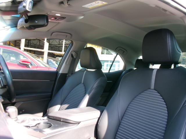 カムリ ＷＳ　純正１７ＡＷ　黒ハーフレザーシート　純正８インチＤＡ　Ｔコネナビ＆ＴＶ　前後ドラレコ　Ｂカメラ　ＥＴＣ２．０　パドルシフト　カラーＨＵＤ　クルコン　ＢＳＭ　ＬＤＡ　プリクラッシュ　サイドバイザー（13枚目）