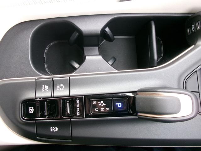 クラウンクロスオーバー Ｇアドバンスド・レザーパッケージ　モデリスタエアロ　純正２１ＡＷ　寒冷地仕様　４ＷＤ　パノラミックビュー　ディスプレイオーディオ　ＴＶ　置くだけ充電　デジタルインナーミラー　ＢＳＭ　フットライト　Ｐシート＆メモリ　ＨＤＭＩ　ＥＴＣ（11枚目）