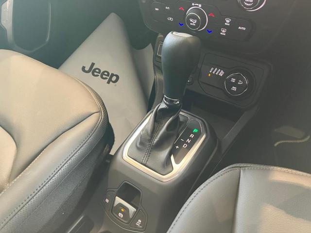 ジープ・レネゲード４ｘｅ リミテッド　４ｘｅ　試乗車・ＰＨＥＶ・禁煙車・４ＷＤ・レザーシート・ナビ・Ｃａｒｐｌａｙ・ＥＴＣ・クルーズコントロール・レーンキープ・ブラインドスポット・バックカメラ（10枚目）