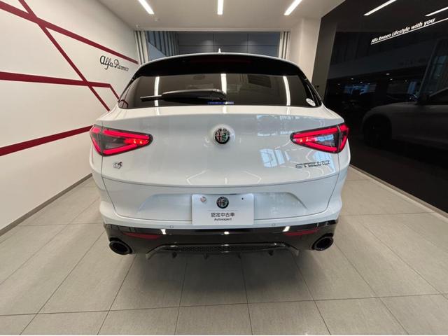 シンプルなリアデザイン